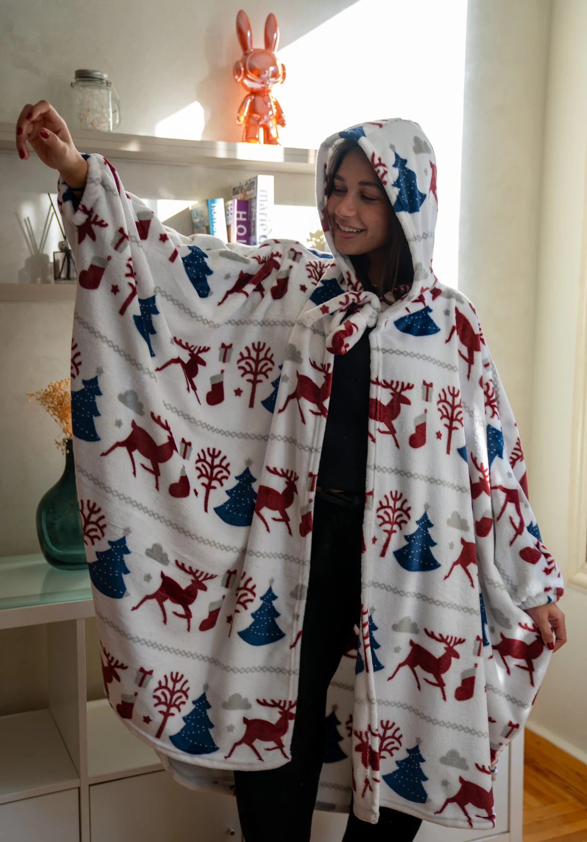 Snuggs The Cloak Blanket Christmas Off White Deer - Image 2