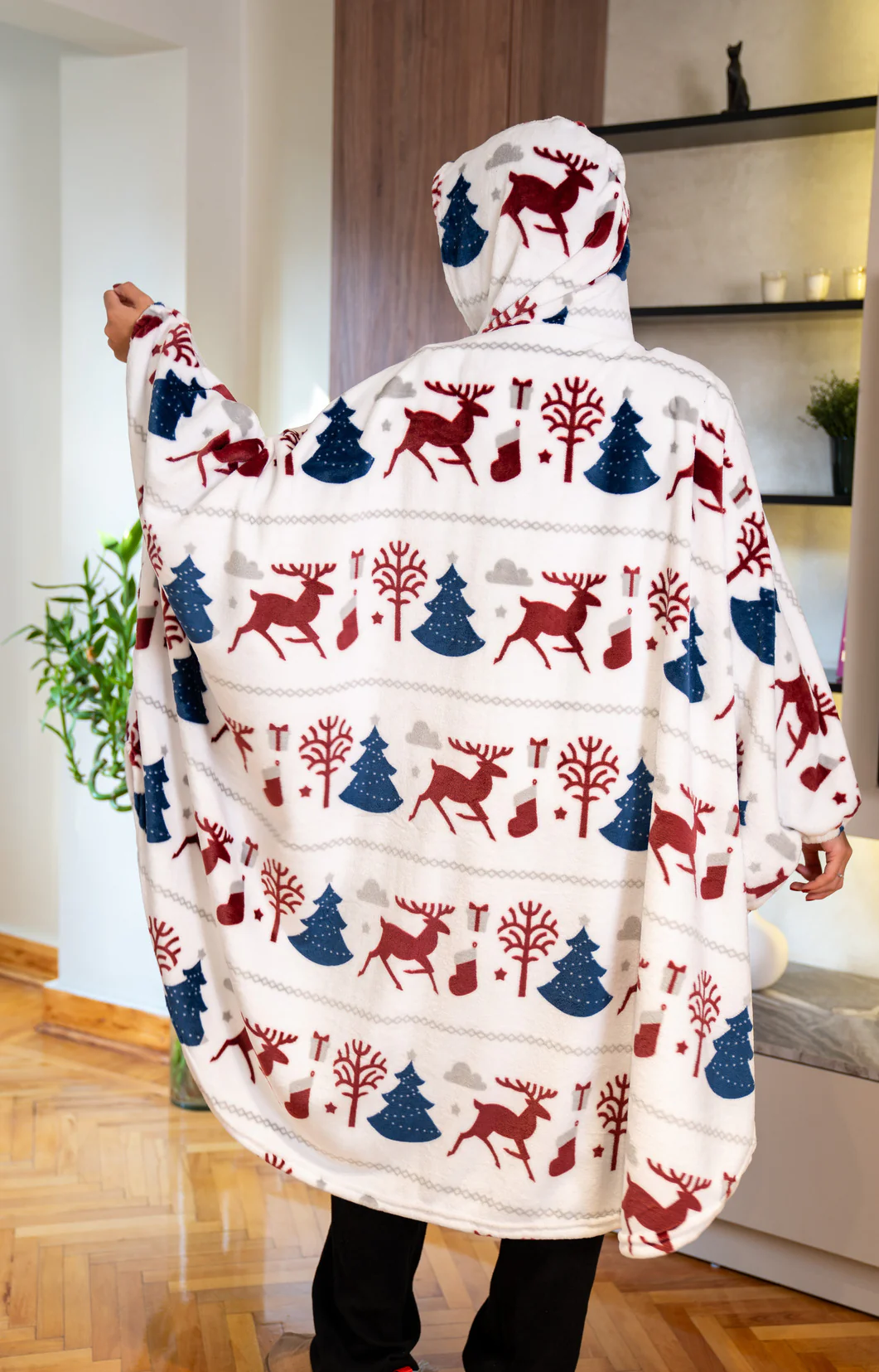 Snuggs The Cloak Blanket Christmas Off White Deer - Image 3