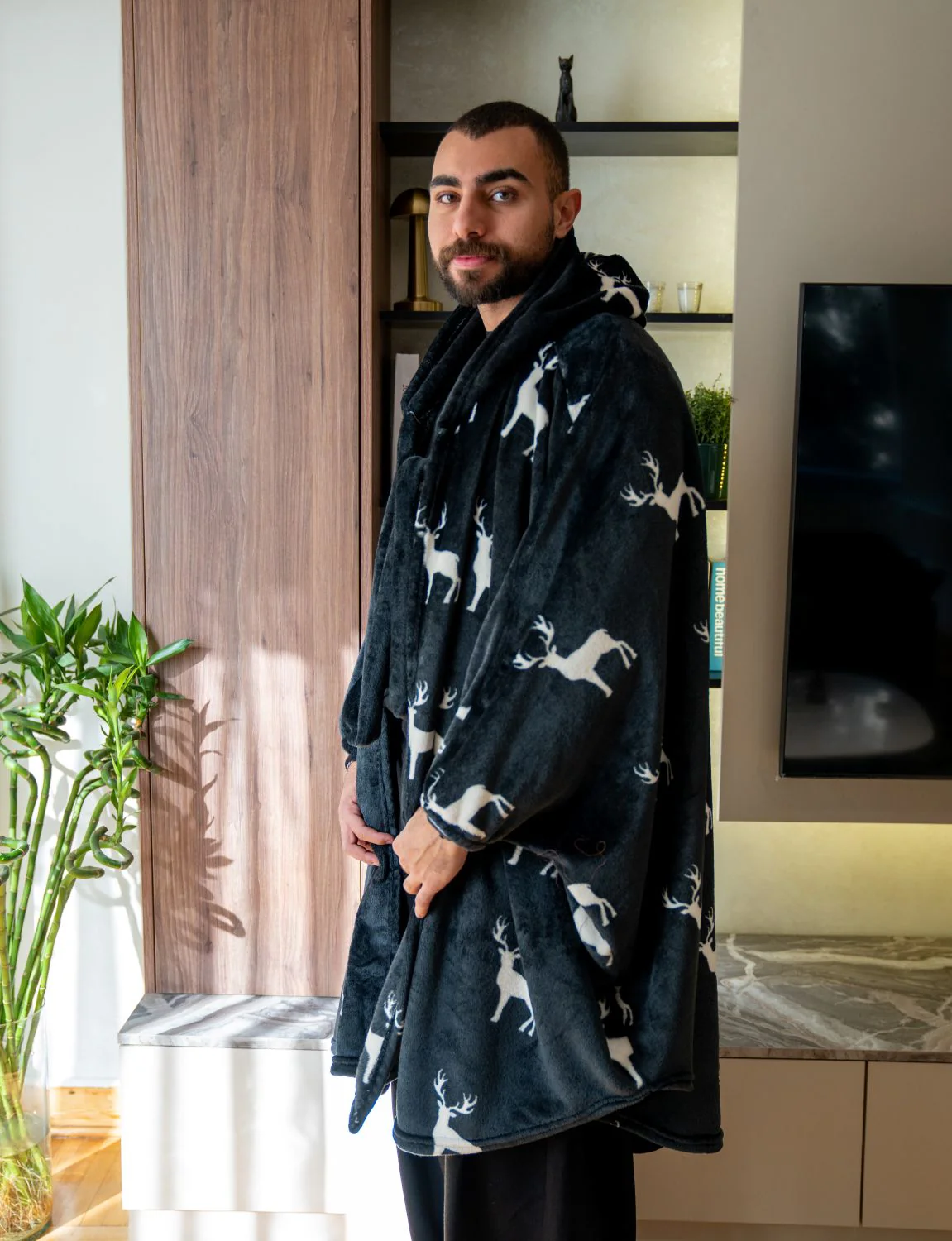 Snuggs The Cloak Blanket Black Reindeer - Image 2