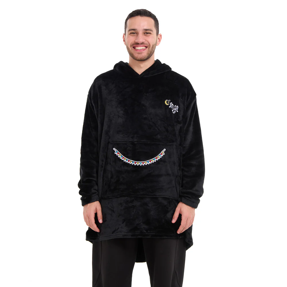 Snuggs Blanket Hoodie Black عربية فول - Image 2