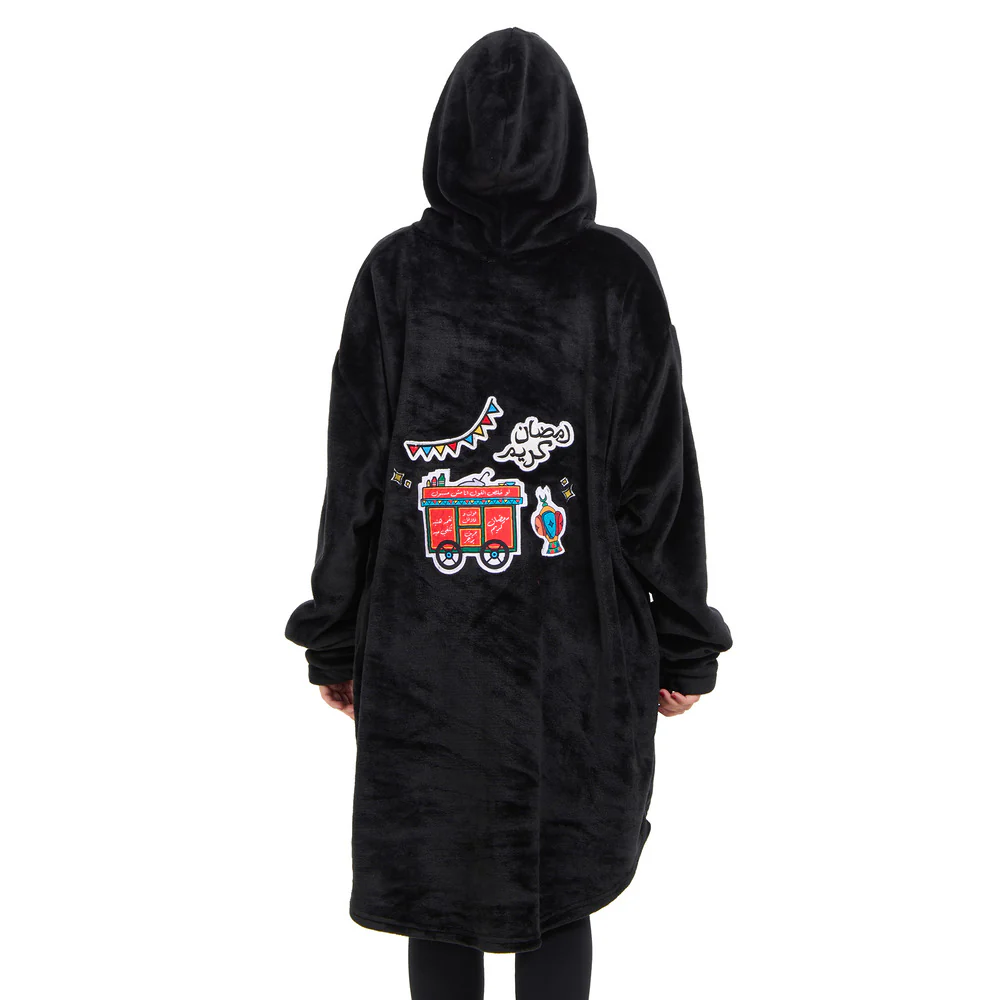 Snuggs Blanket Hoodie Black عربية فول - Image 3