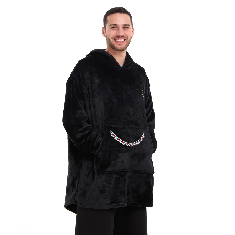 Snuggs Blanket Hoodie Black عربية فول - Image 5