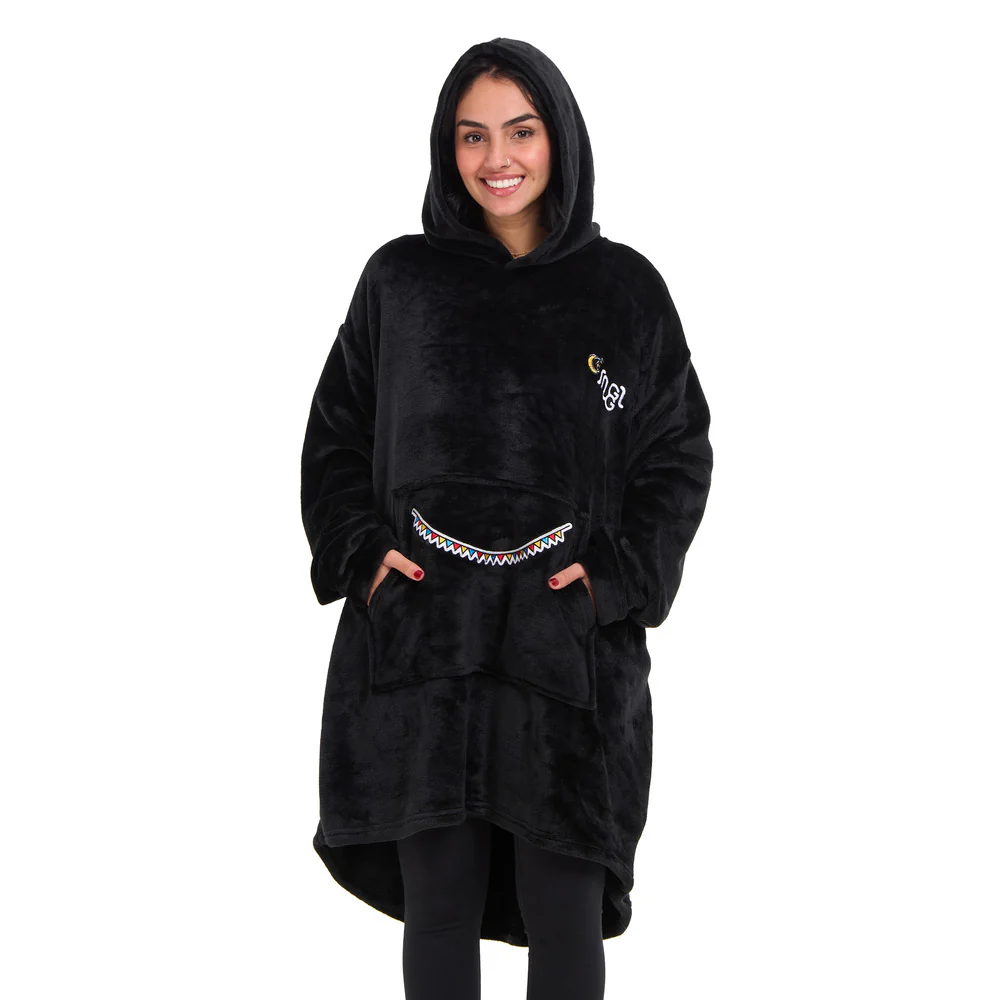 Snuggs Blanket Hoodie Black عربية فول - Image 6