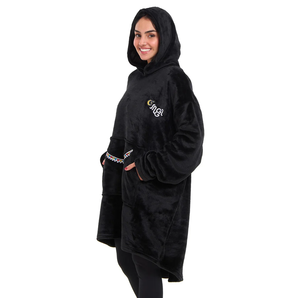 Snuggs Blanket Hoodie Black عربية فول - Image 7