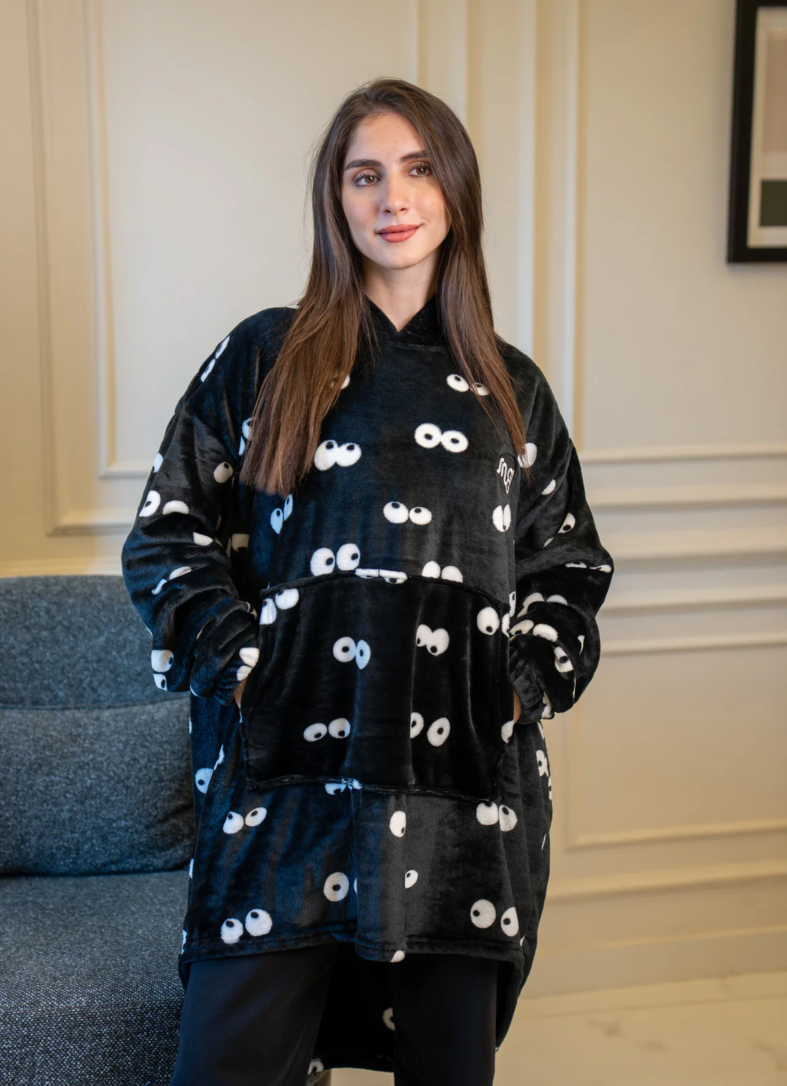 Snuggs Blanket Hoodie Black Eyes - Image 2