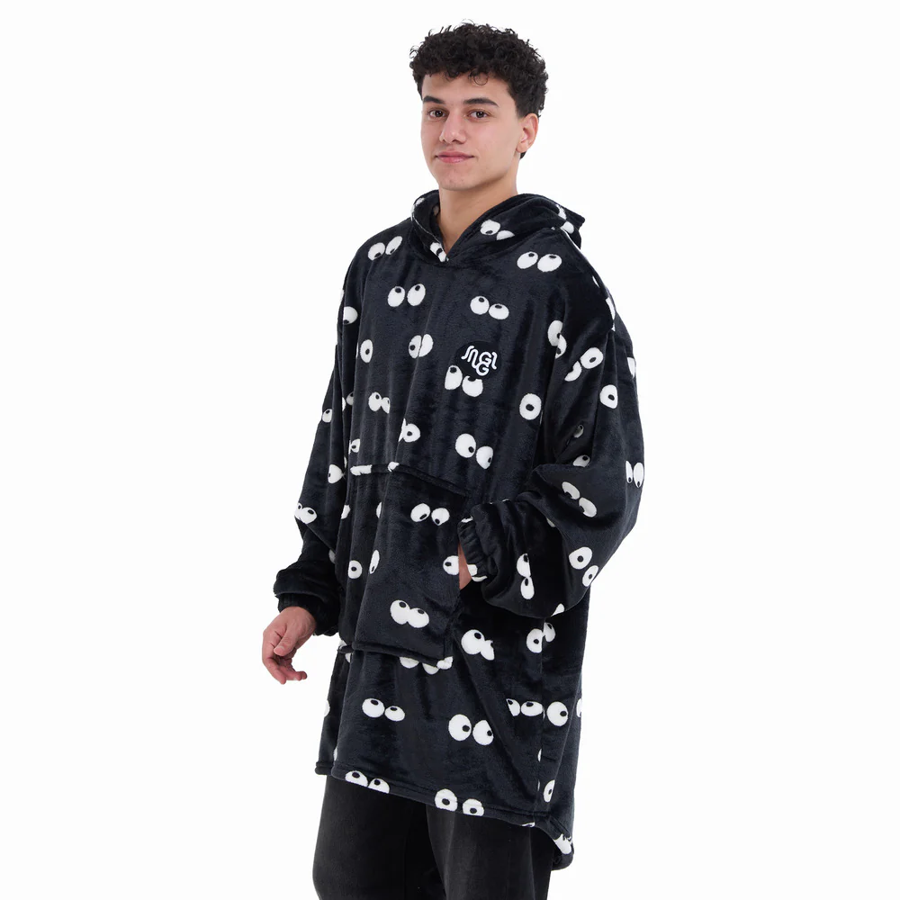 Snuggs Blanket Hoodie Black Eyes - Image 6