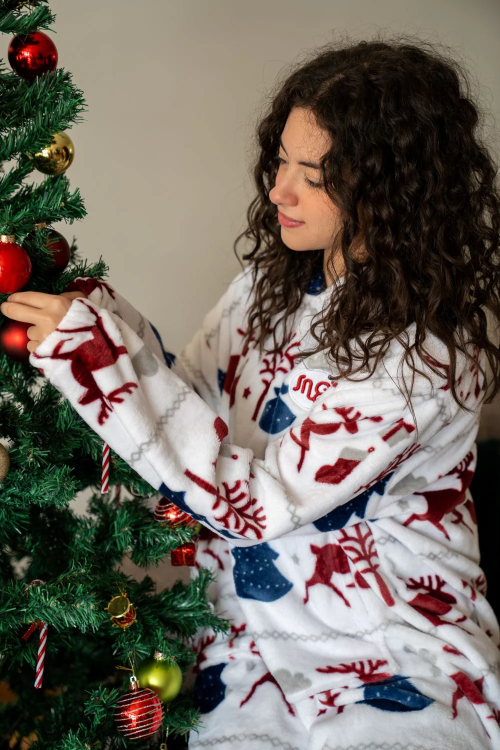 Snuggs Blanket Hoodie Christmas  Off White Deer - Image 2