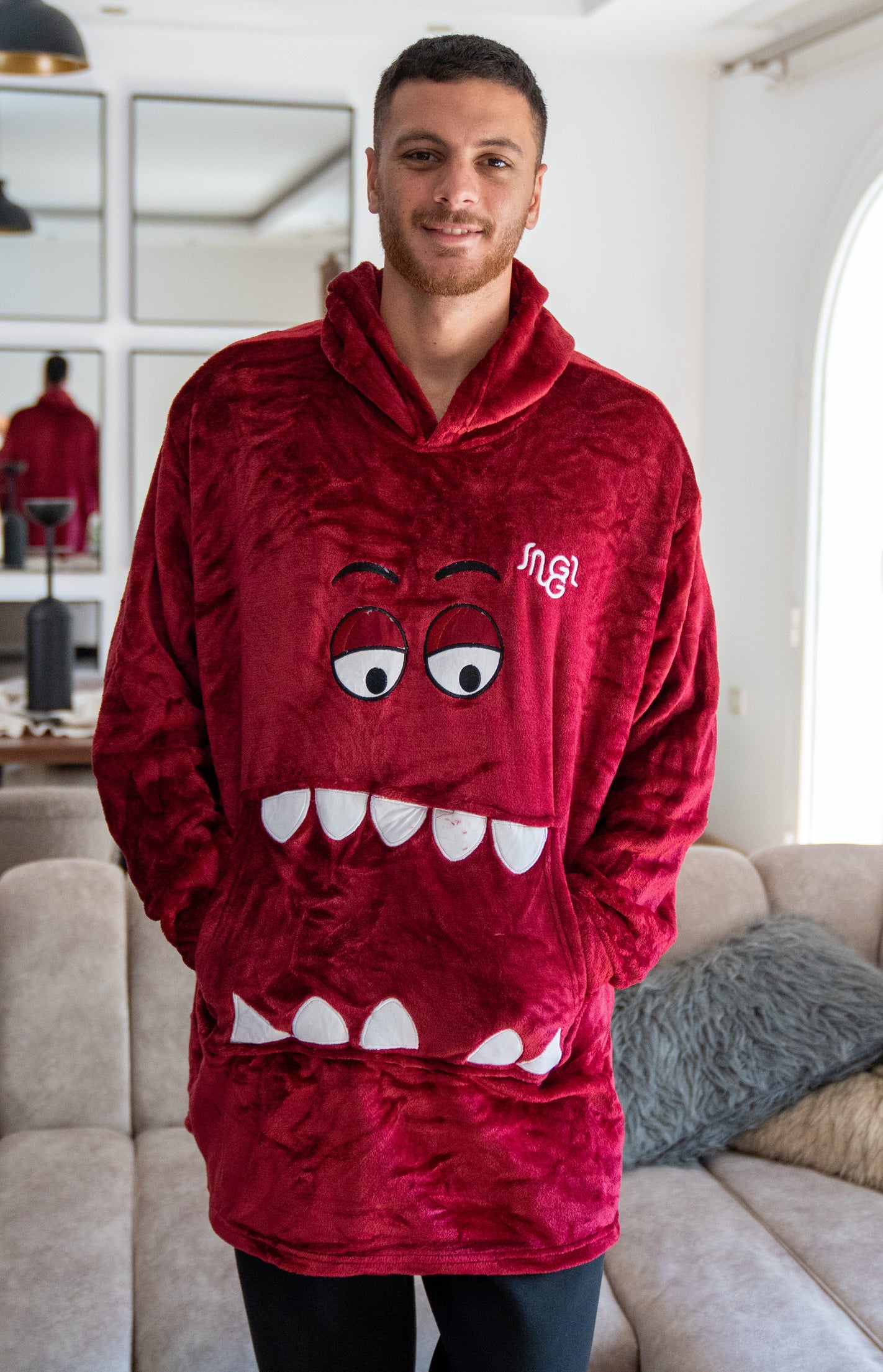 Snuggs Blanket Hoodie Dark Red Monster - Image 2