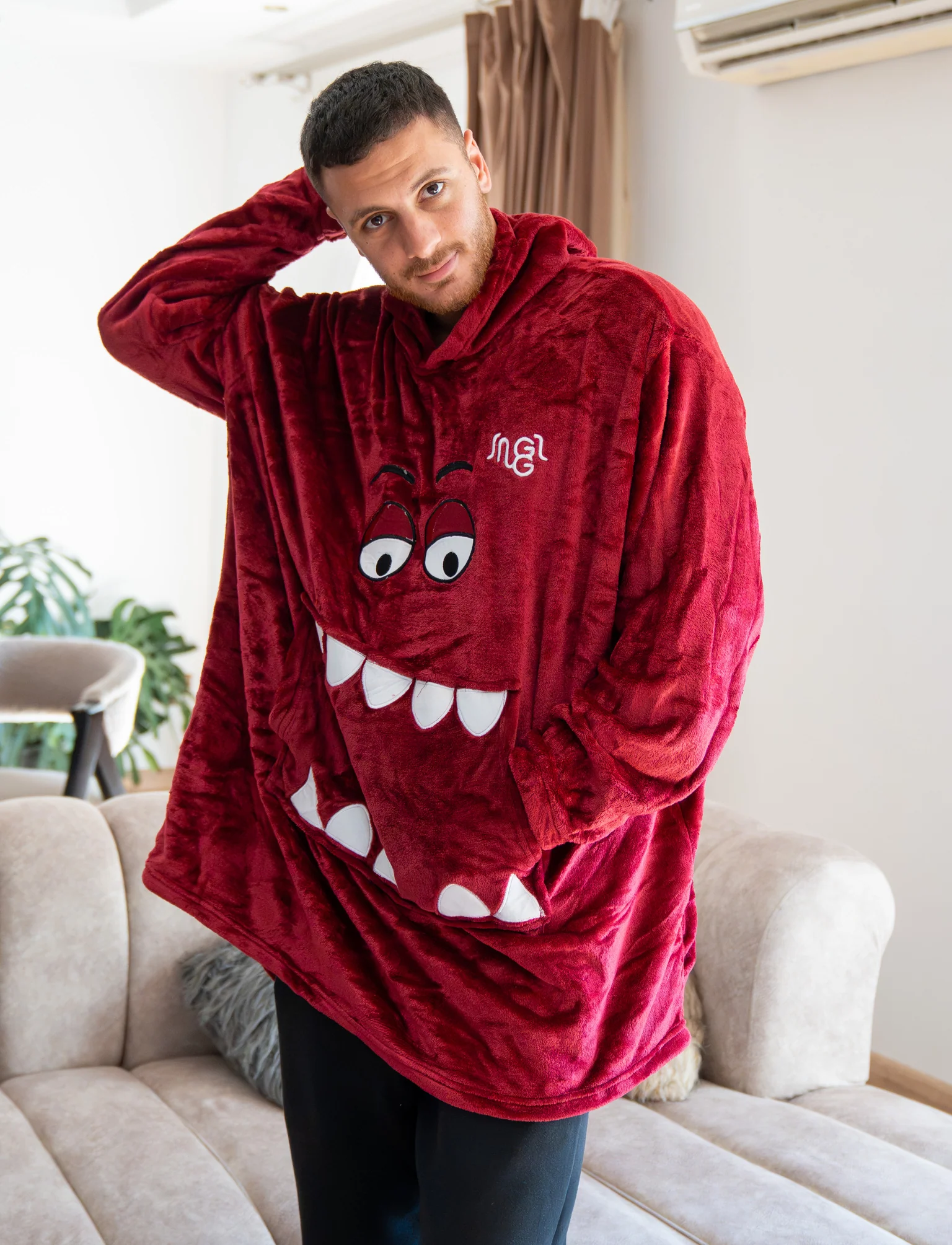 Snuggs Blanket Hoodie Dark Red Monster - Image 4