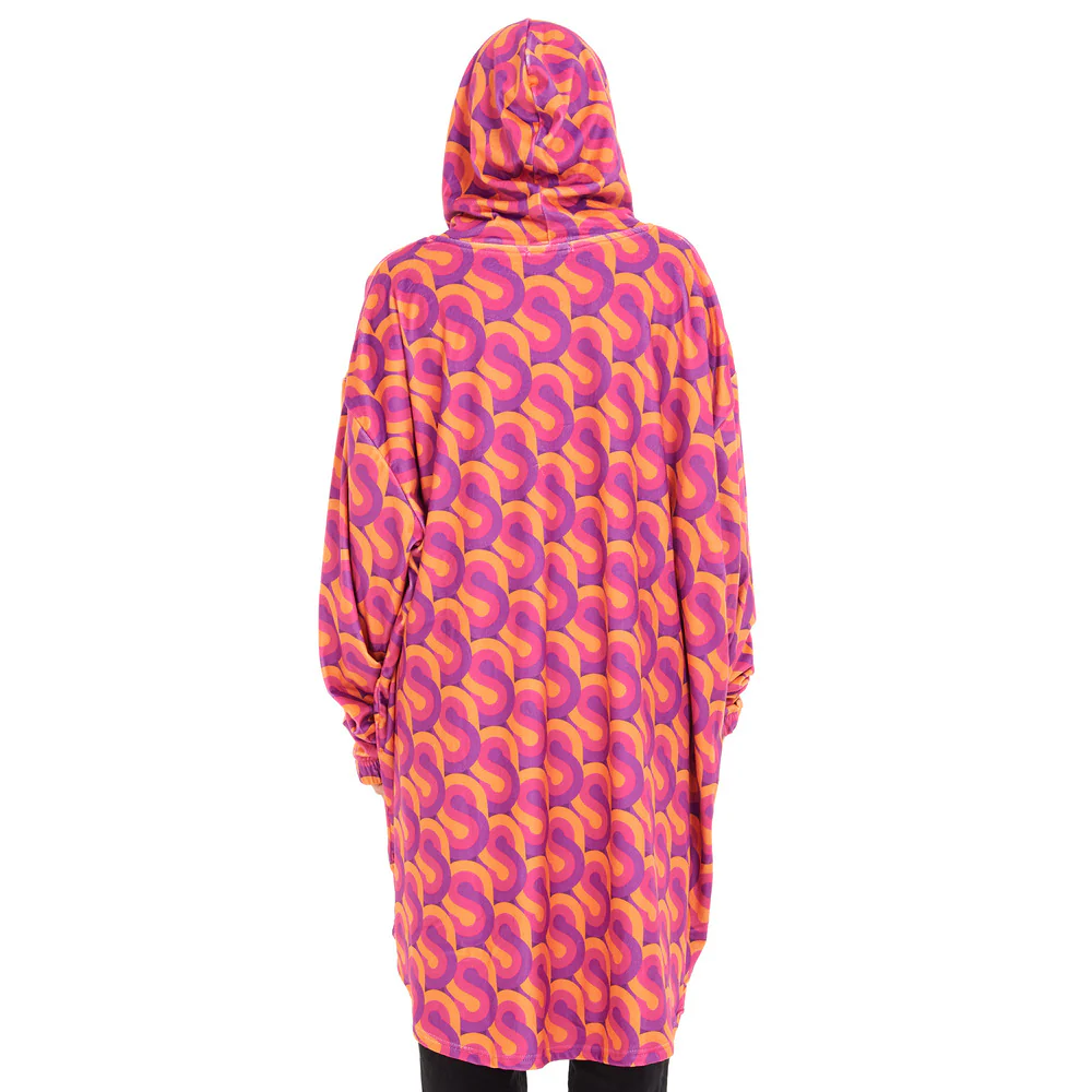 Snuggs Blanket Hoodie Fuchsia Geometric - Image 3