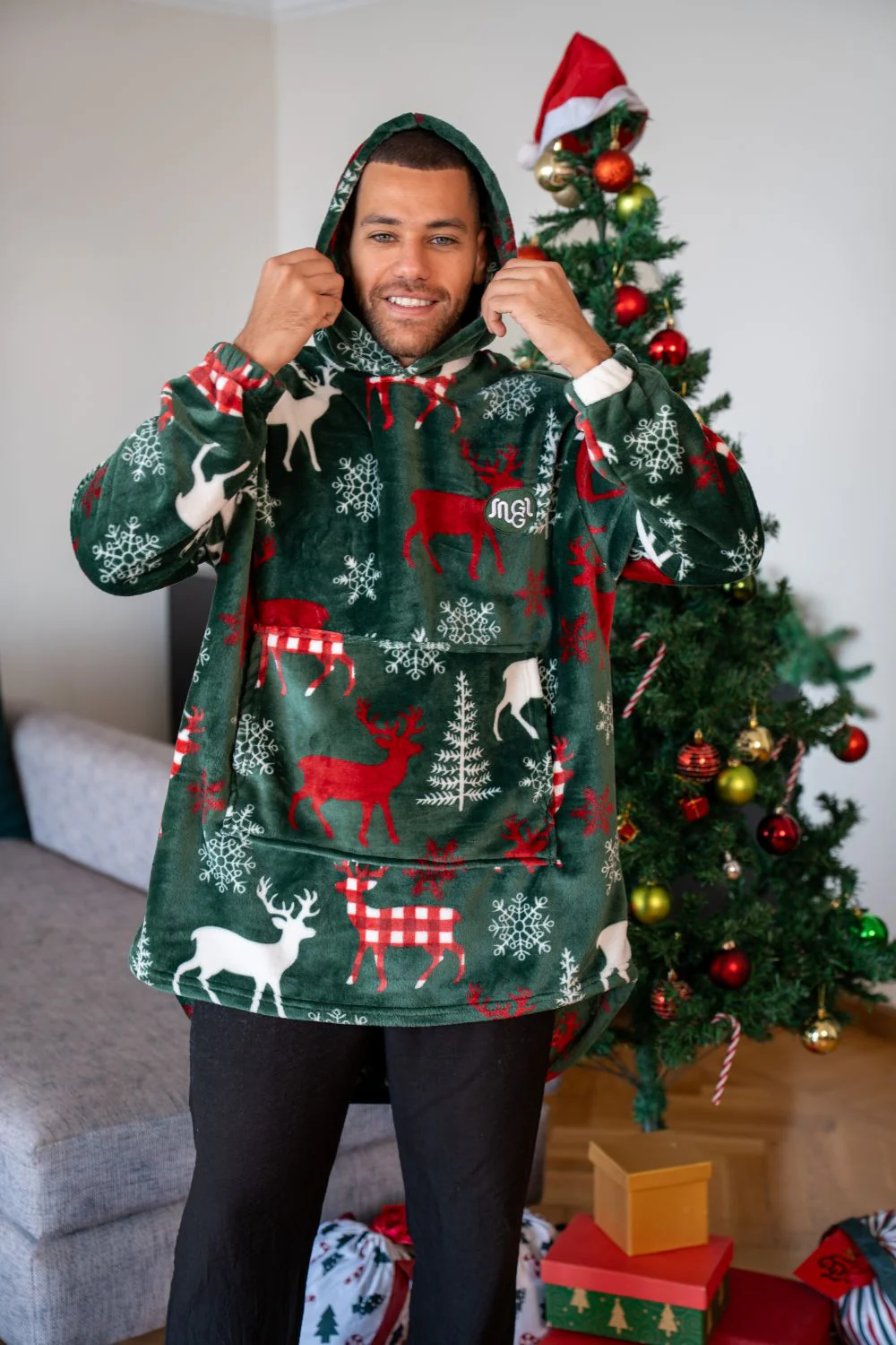 Snuggs Blanket Hoodie Green Reindeer - Image 2