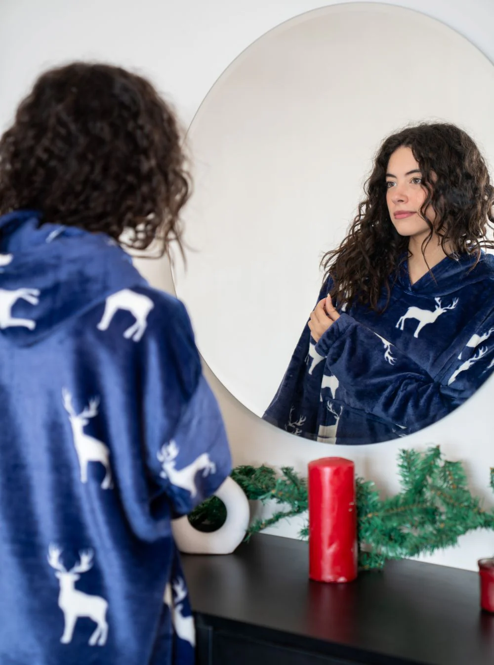 Snuggs Blanket Hoodie Christmas Dark Blue Reindeer - Image 2