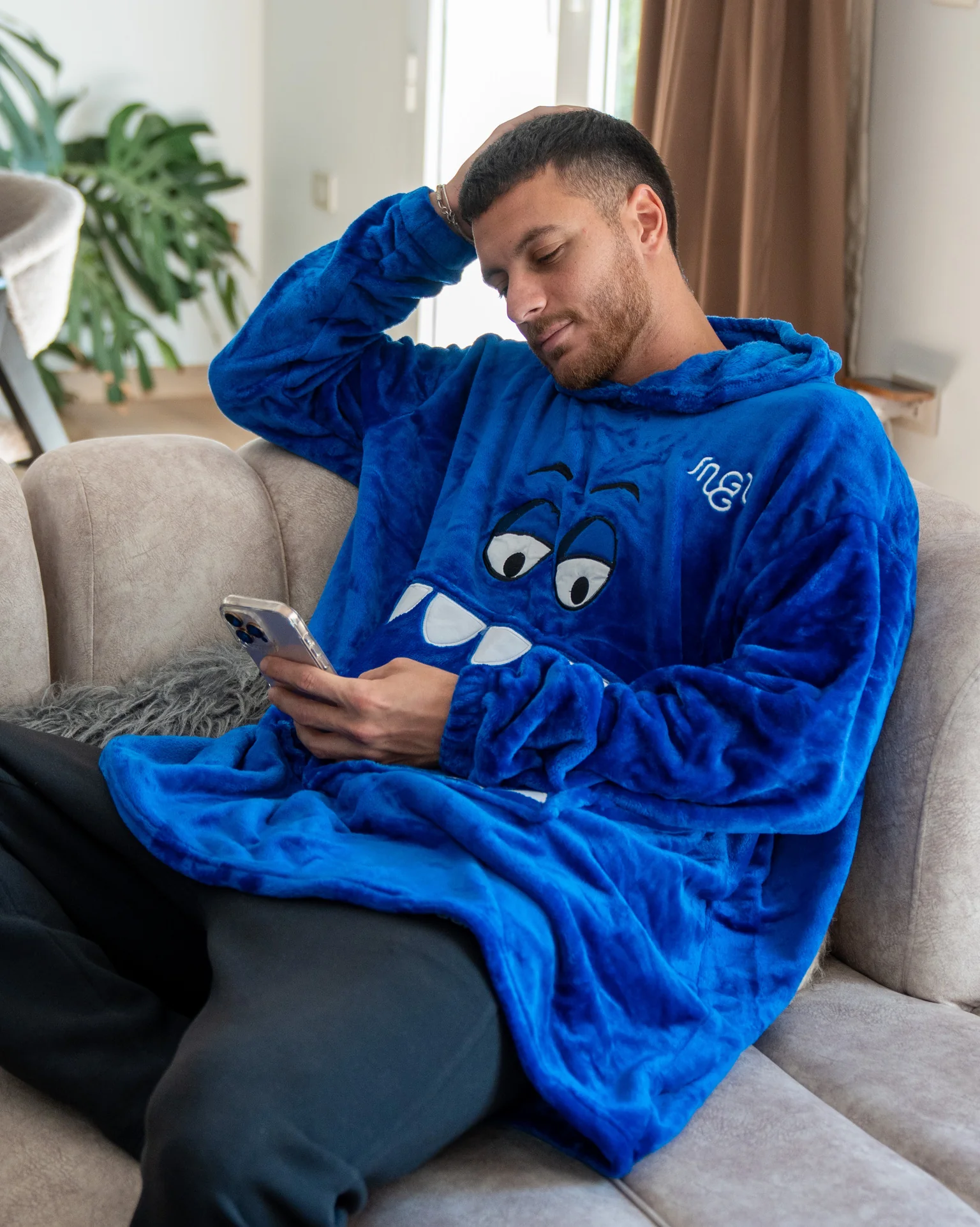 Snuggs Blanket Hoodie Royal Blue Monster - Image 3