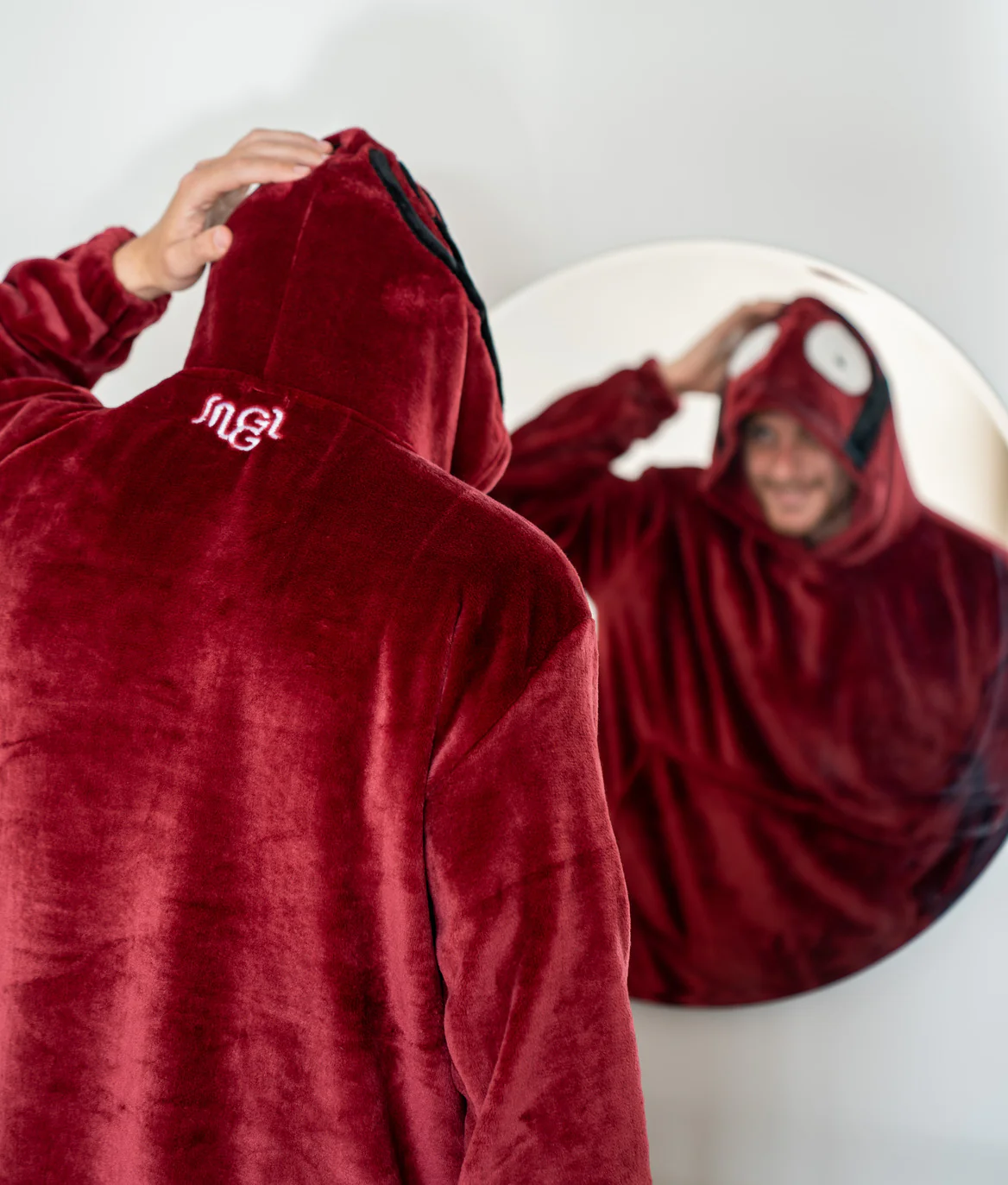 Snuggs Blanket Hoodie Scared Face - Image 2
