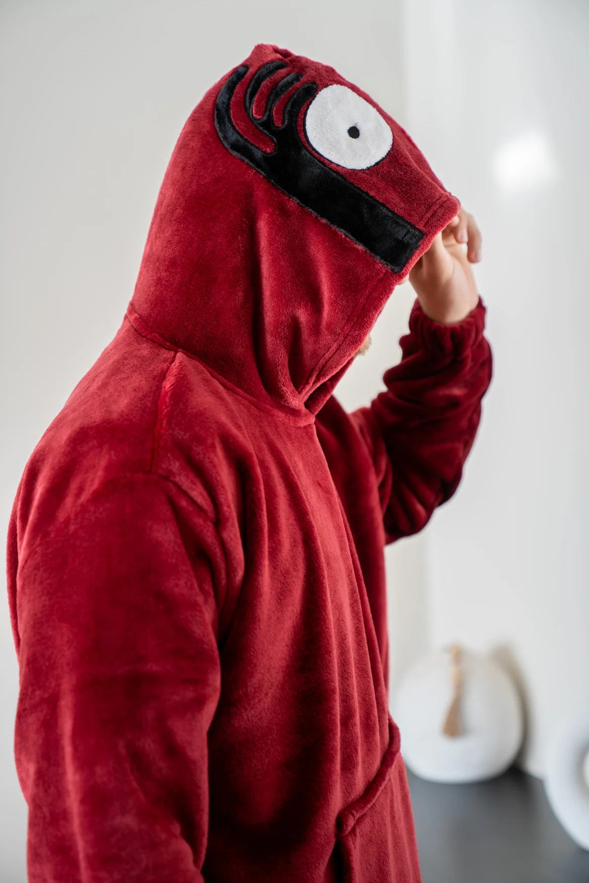 Snuggs Blanket Hoodie Scared Face - Image 4