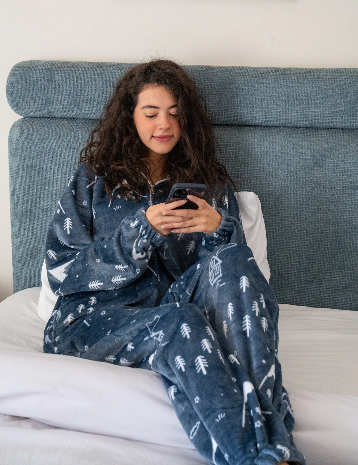 Snuggs Blanket Onesie Dark Blue Snow Mountains - Image 3