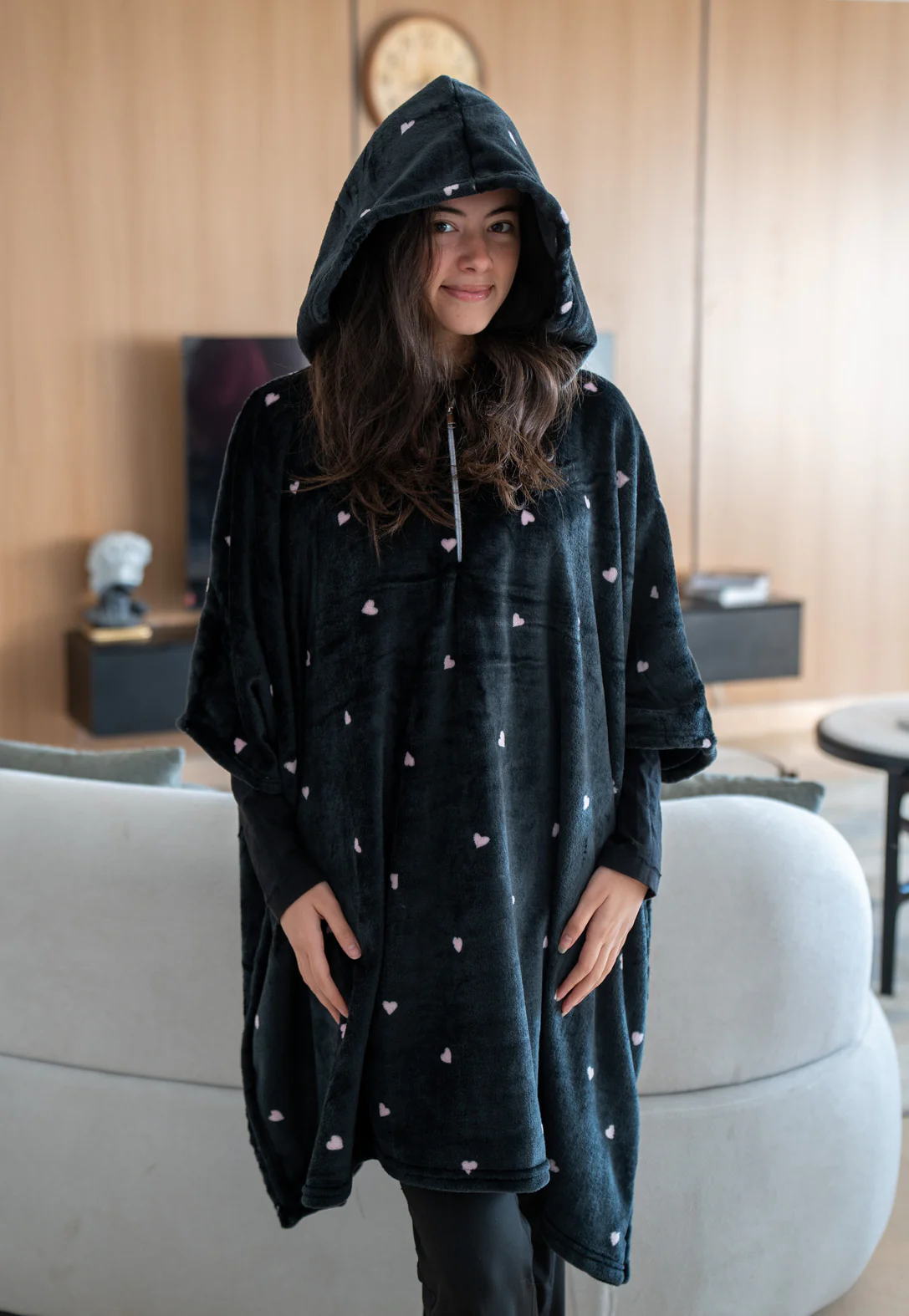 Snuggs Blanket Poncho Black Hearts - Image 2