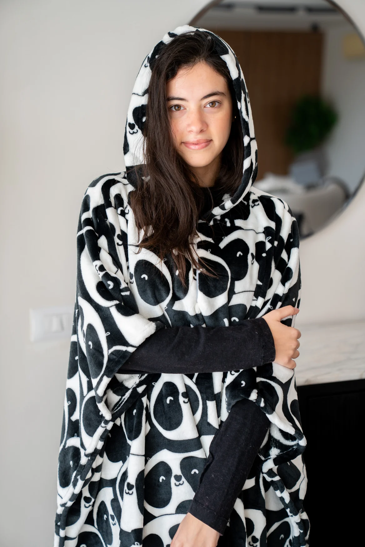 Snuggs Blanket Poncho Panda - Image 2