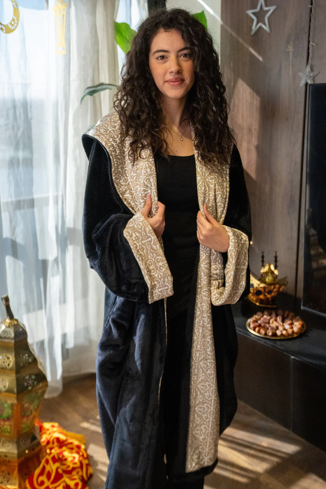Snuggs Blanket Ramadan Kaftan Black X Floral Arabesque - Image 3