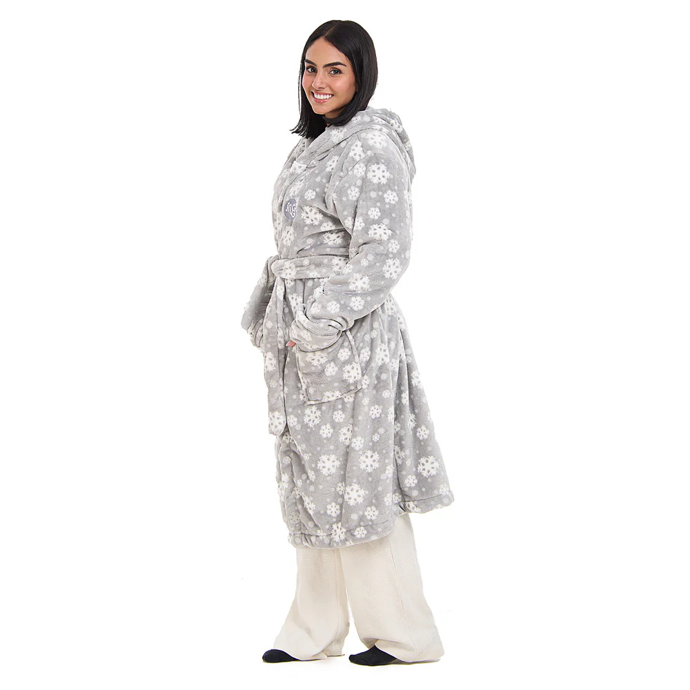 Snuggs Blanket Robe Grey Snowflakes - Image 5
