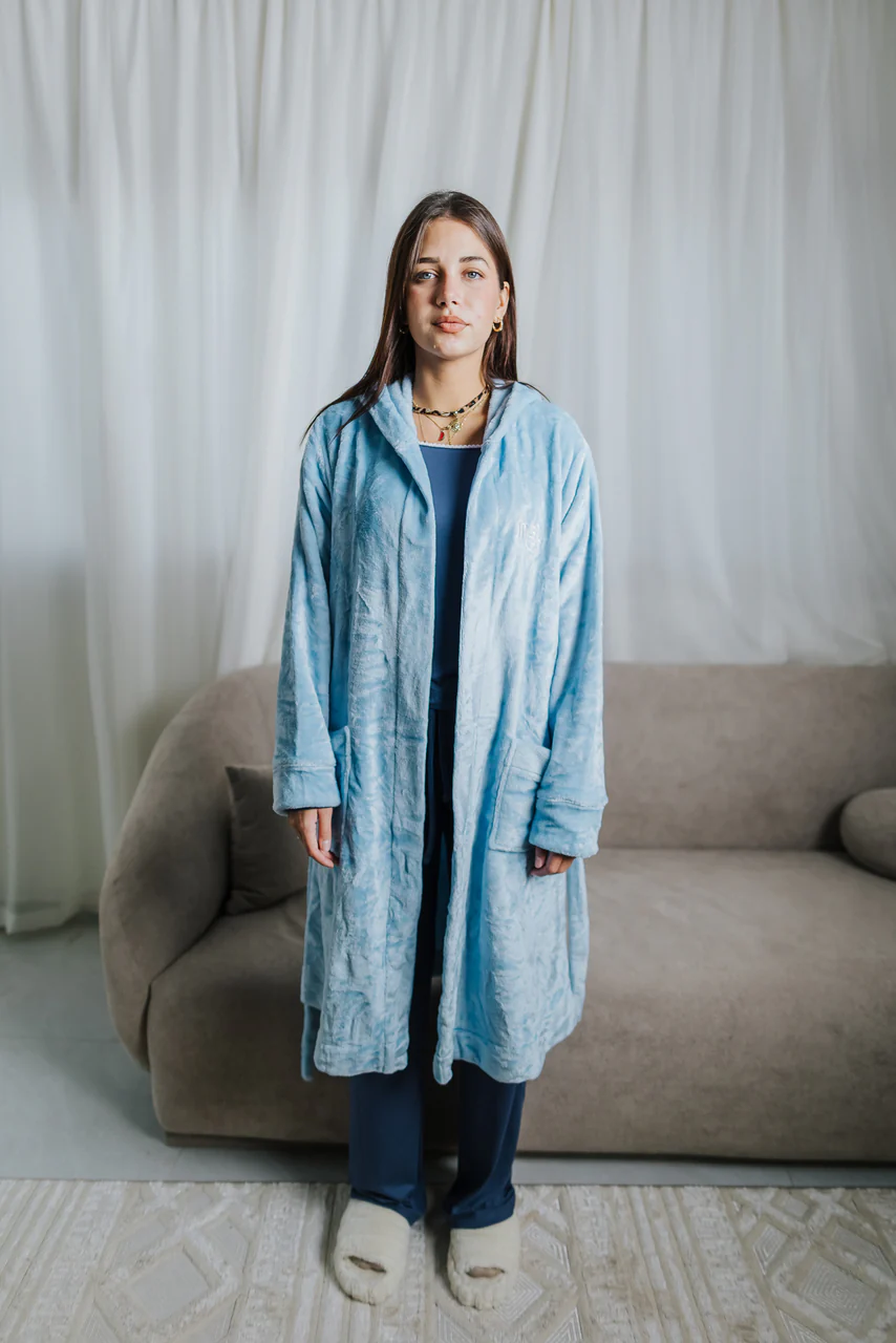 Snuggs Blanket Robe Light Blue - Image 2