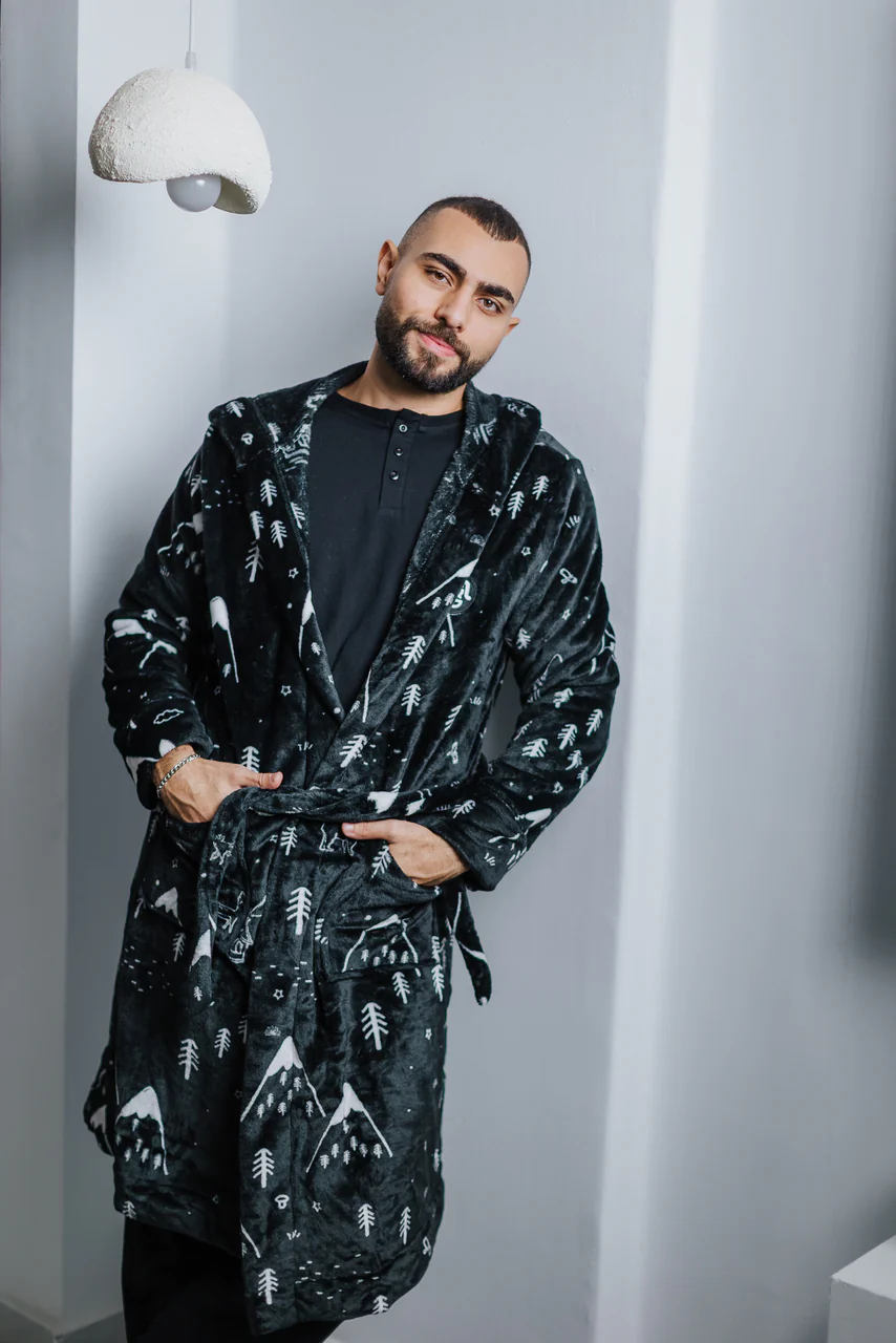Snuggs Blanket Robe Snow Mountains Black - Image 2