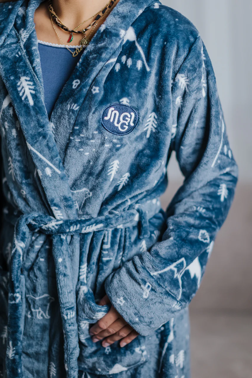 Snuggs Blanket Robe Snow Mountains Blue - Image 3