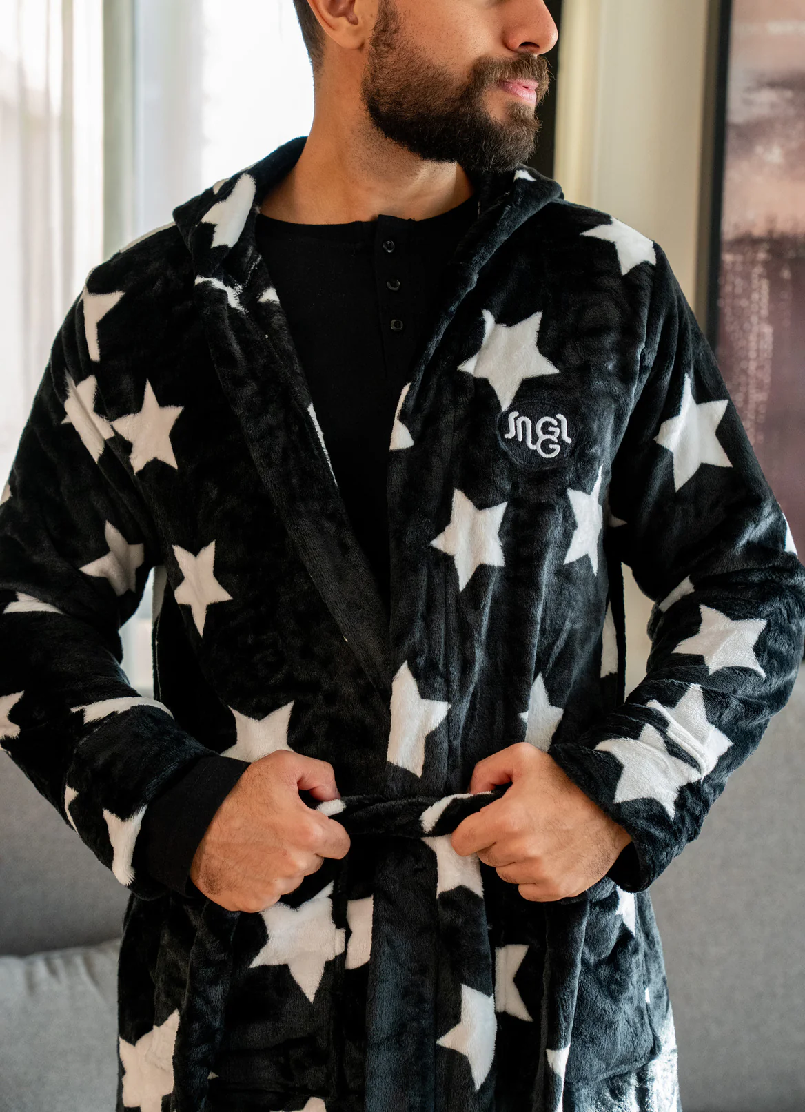 Snuggs Blanket Robe Stars Black - Image 2