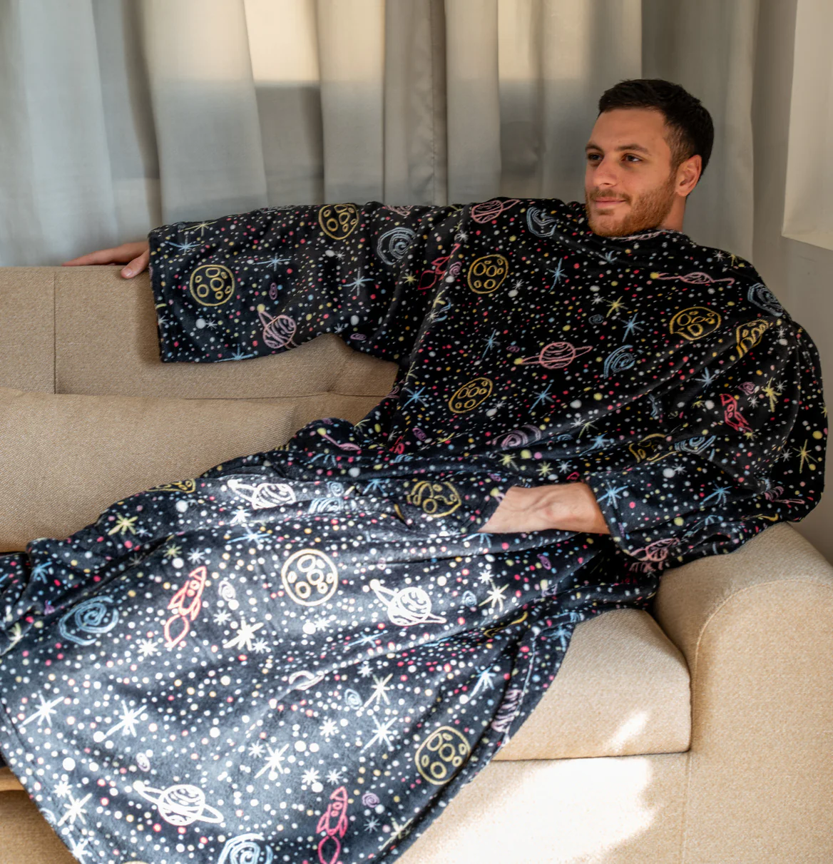 Snuggs blanket with sleeves Black Space - Image 2