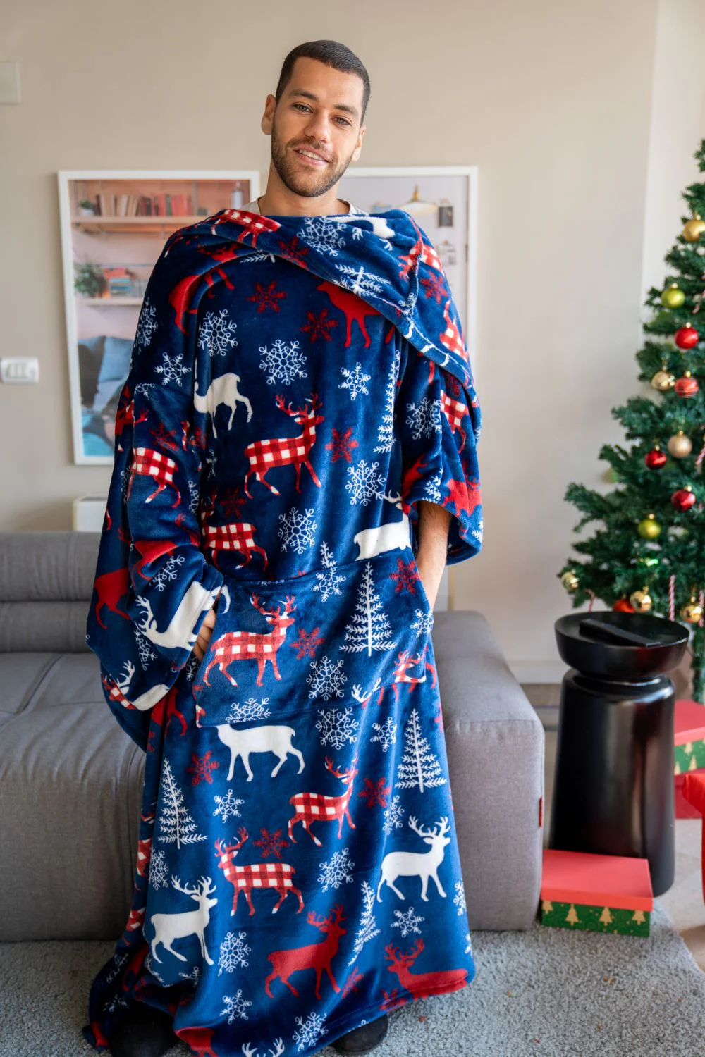 Snuggs blanket with sleeves Christmas  Dark Blue Reindeer - Image 5