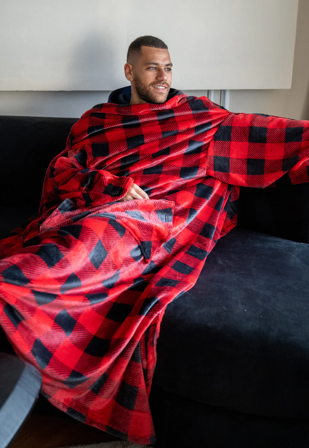 Snuggs blanket with sleeves Red Checkered - Image 2