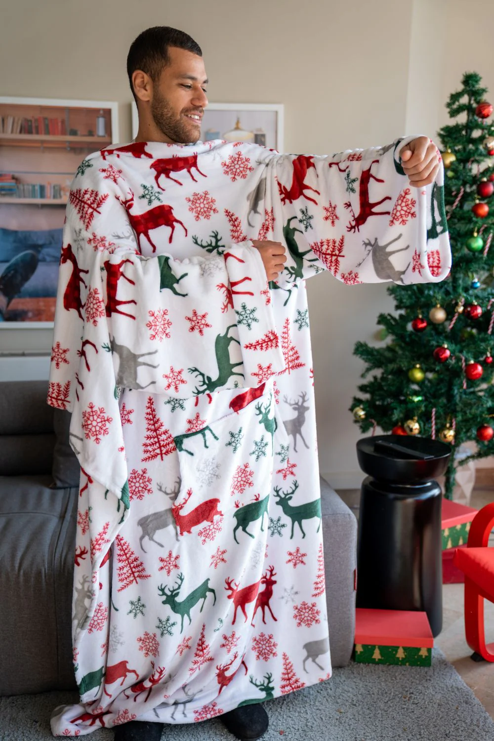 Snuggs blanket with sleeves Christmas White Reindeer - Image 3