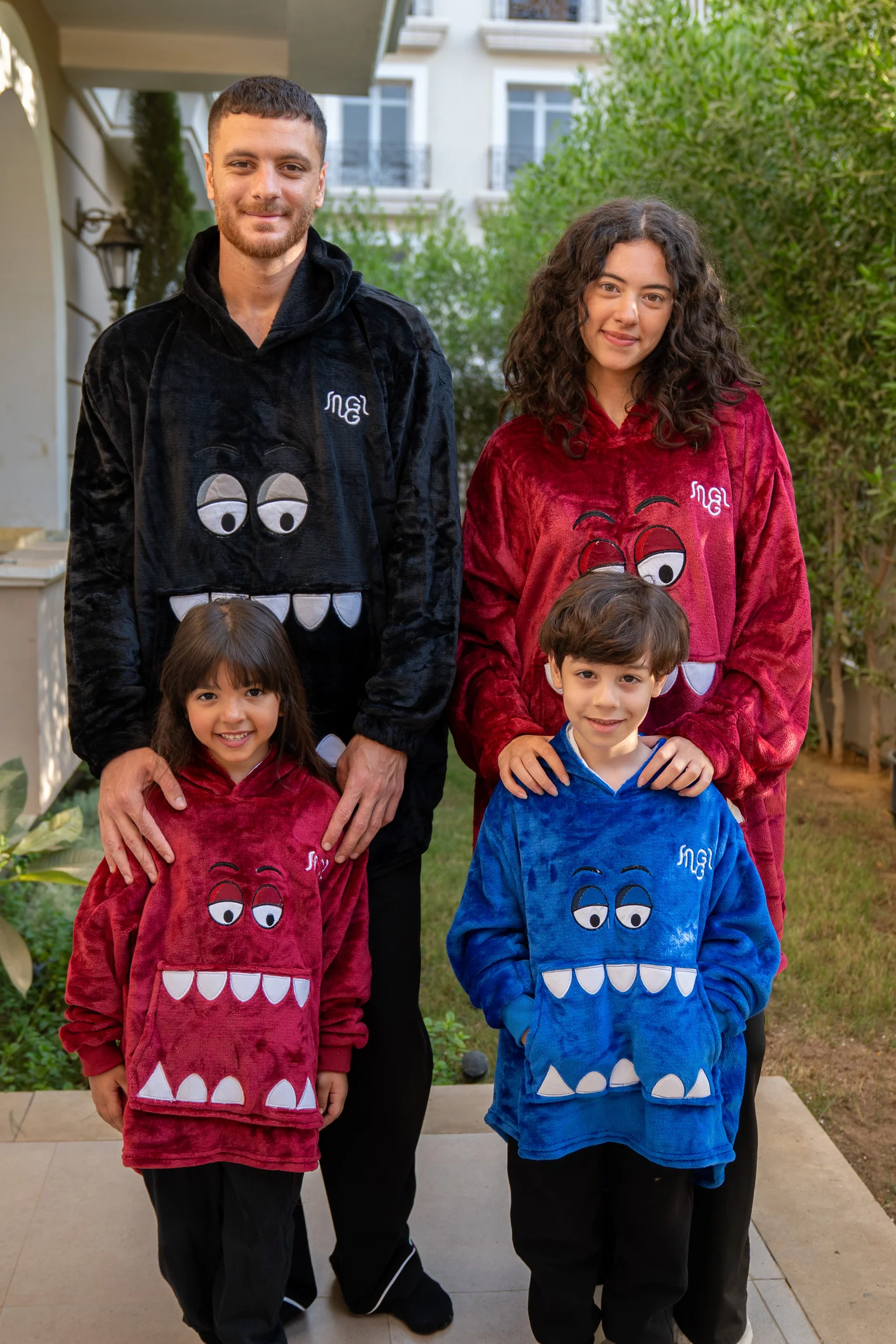 Snuggs Kids Blanket Hoodie Dark Red - Image 4