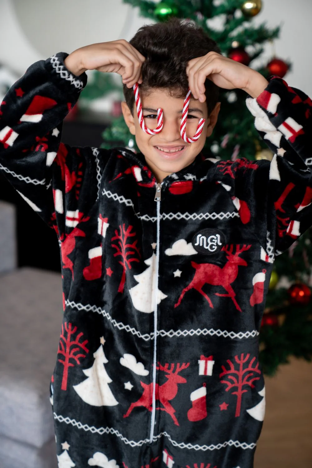 Snuggs Kids Blanket Onesie Black Deer - Image 3