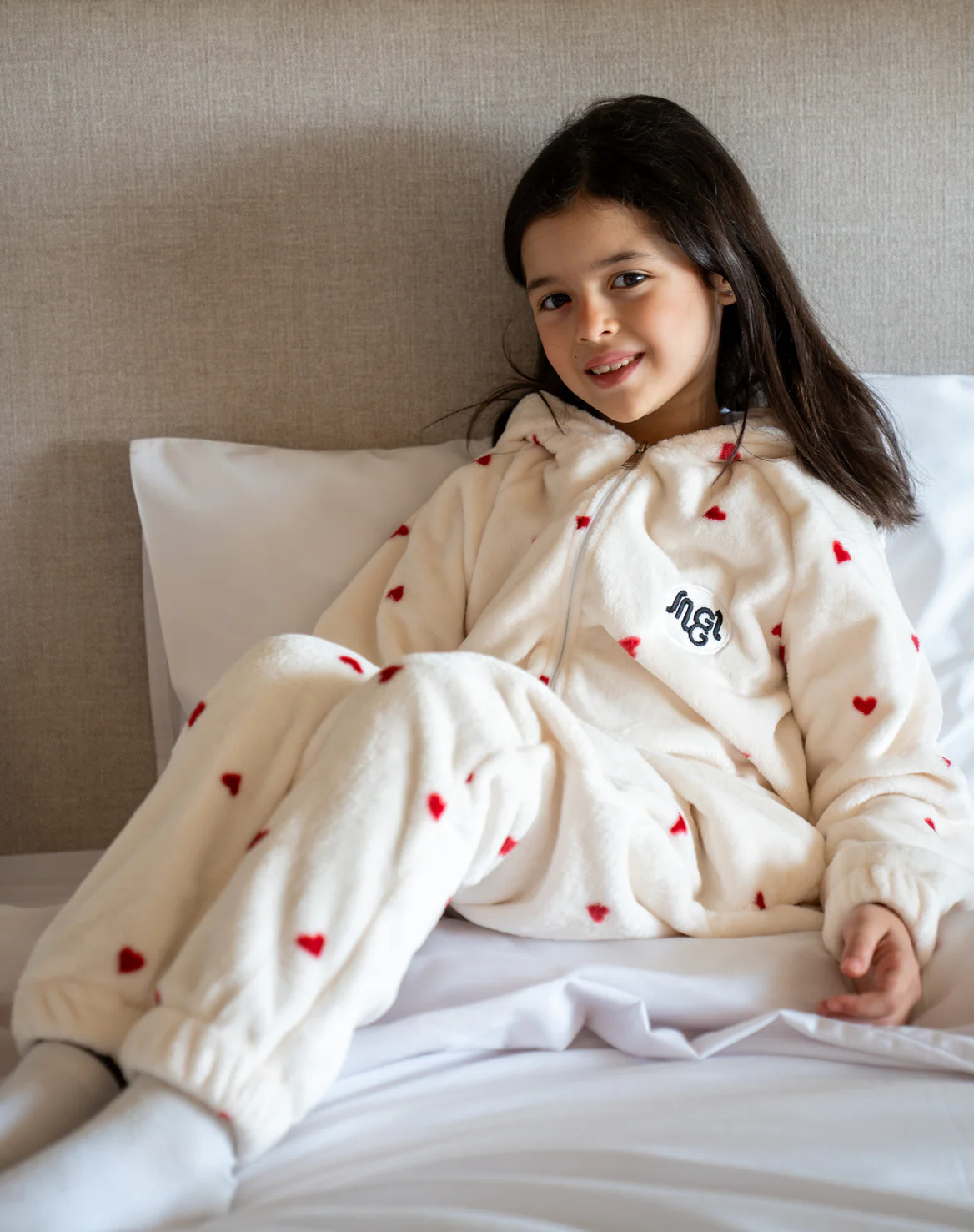 Snuggs Kids Blanket Onesie Off White Hearts - Image 2