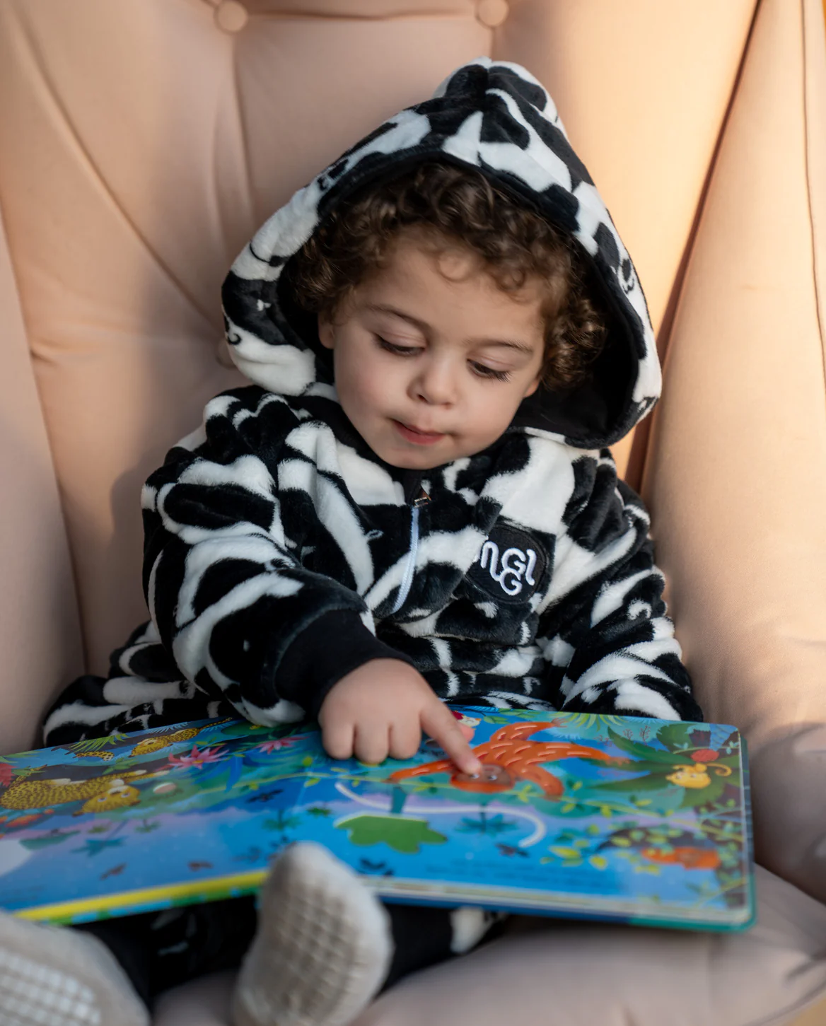 Snuggs Toddler Blanket Onesie Panda - Image 3