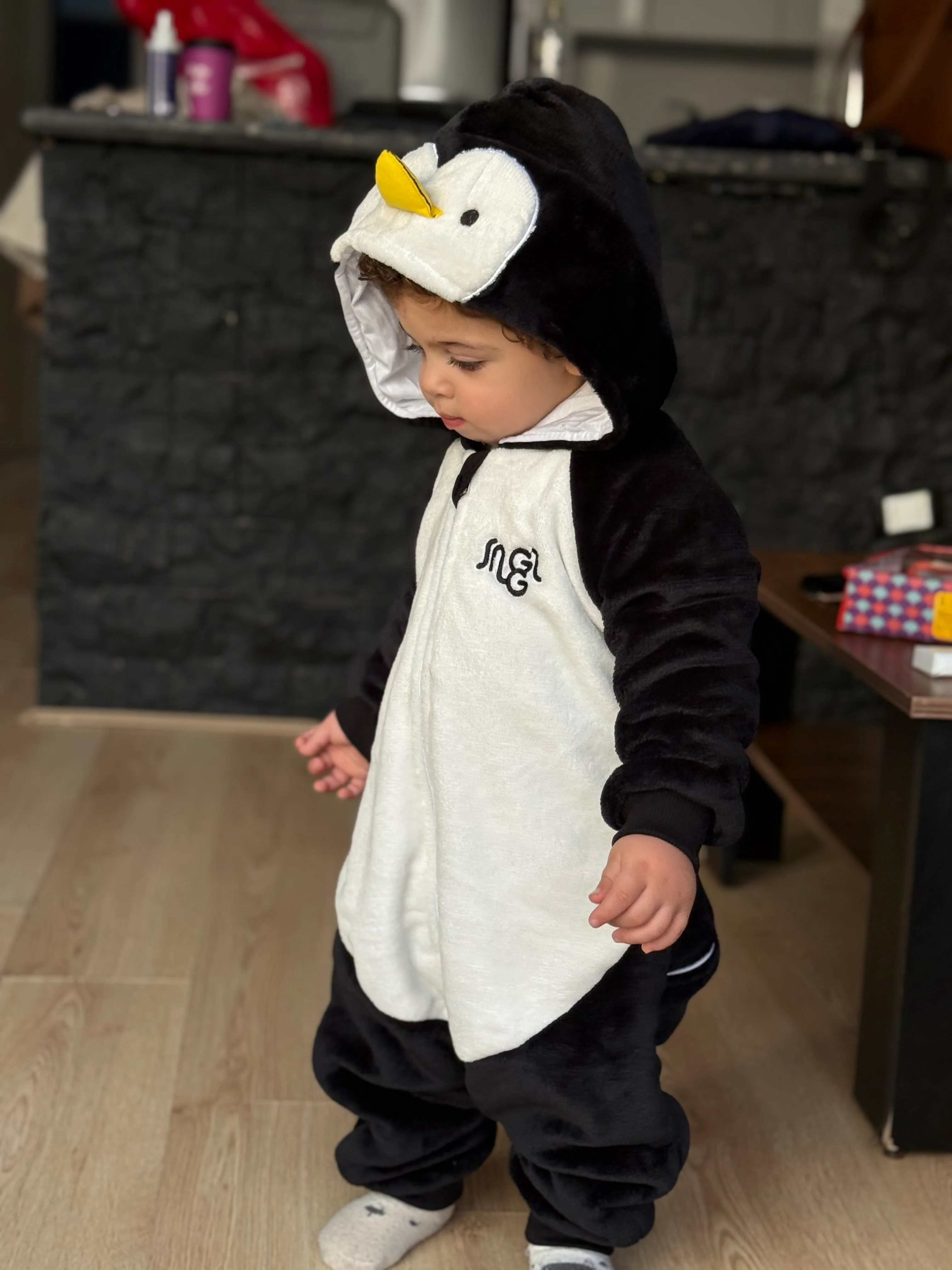 Snuggs Toddler Blanket Onesie Pengiun - Image 2