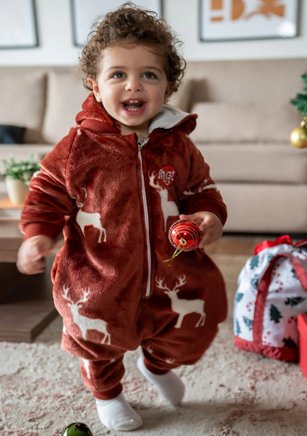 Snuggs Toddler Blanket Onesie Red Reindeer - Image 2