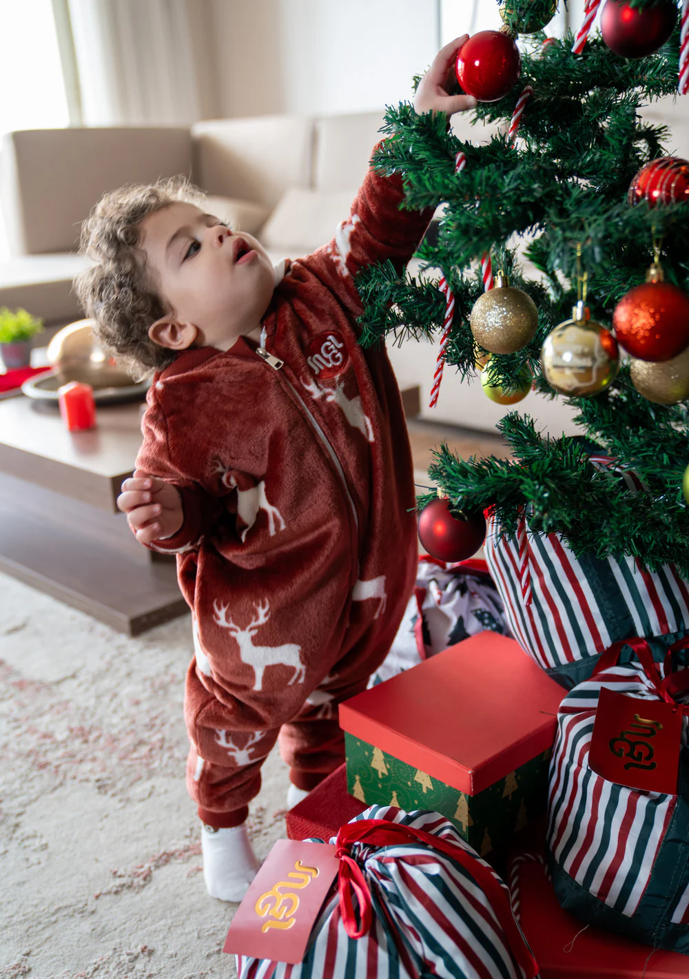 Snuggs Toddler Blanket Onesie Red Reindeer - Image 4