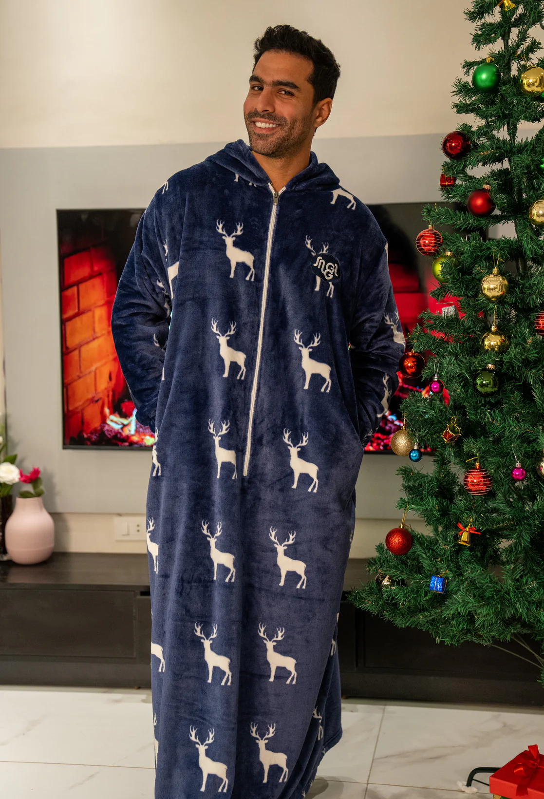 Snuggs Wearable Blanket Monk Dark Blue Reindeer - Image 3
