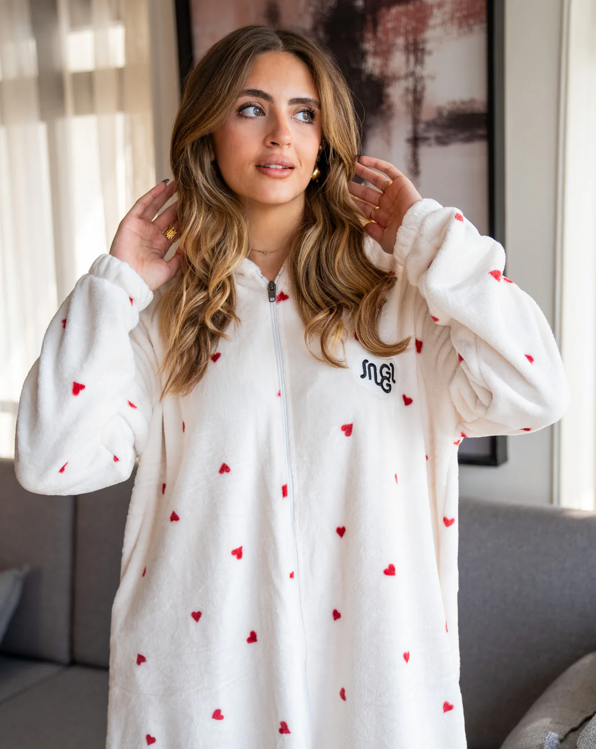 Snuggs Wearable Blanket Monk Off White Hearts