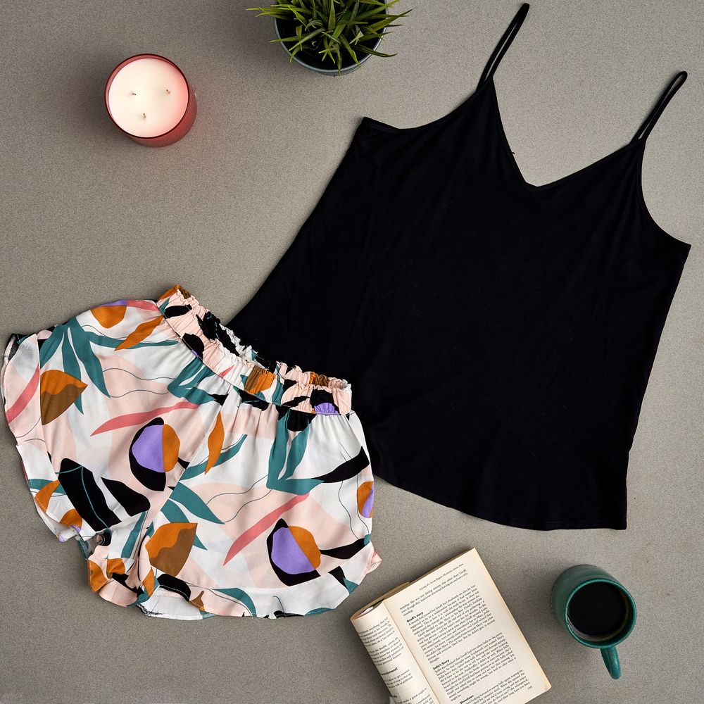 Women summer pajama set Black top + Ruffles green leaves shorts - Image 2
