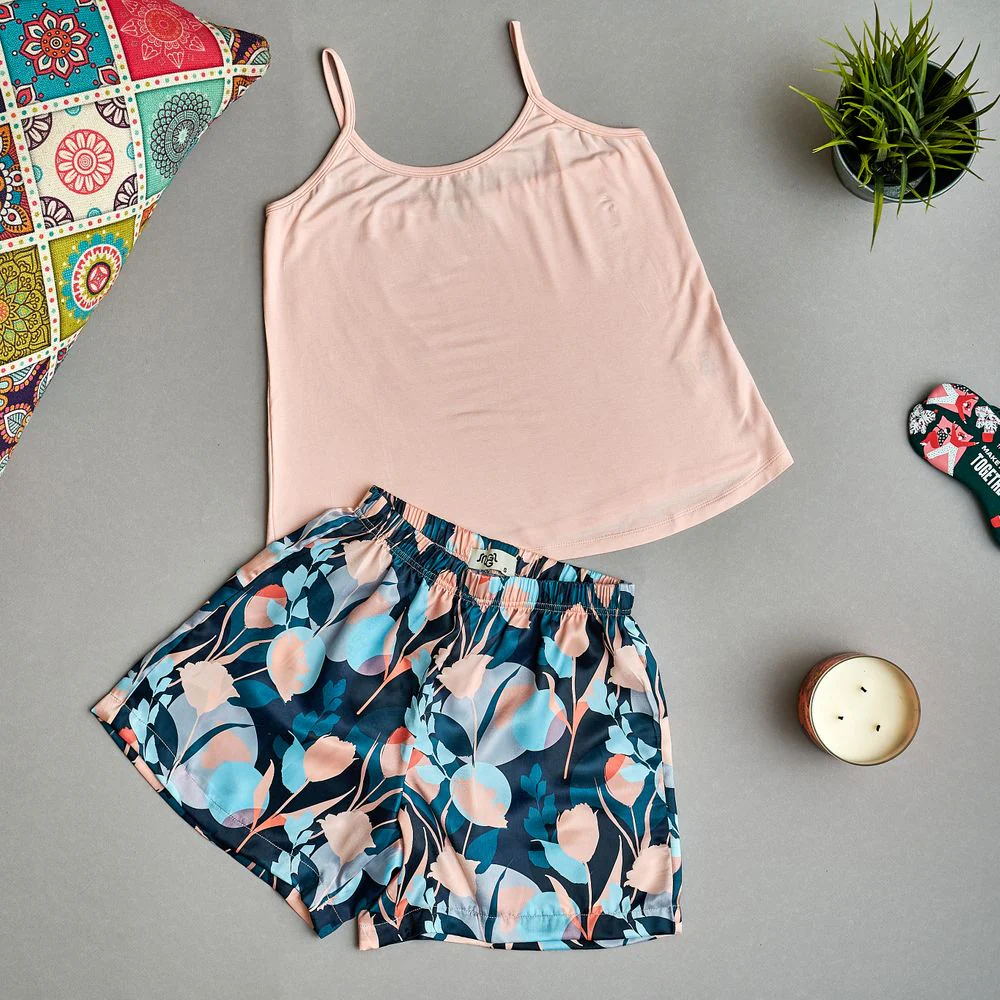 Women summer pajama set Cashmere top +Colorful flowered shorts - Image 2