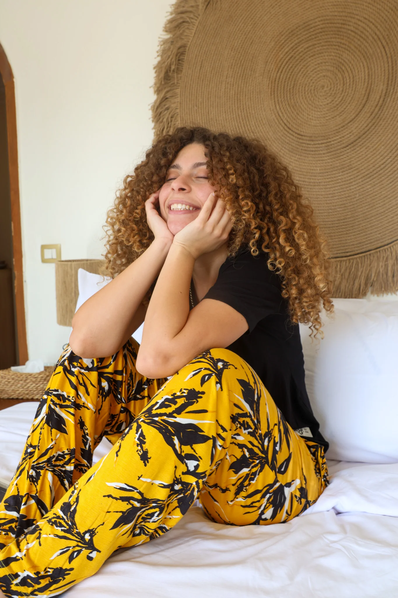 Women summer pajama set Black top + leaves Pattern pants