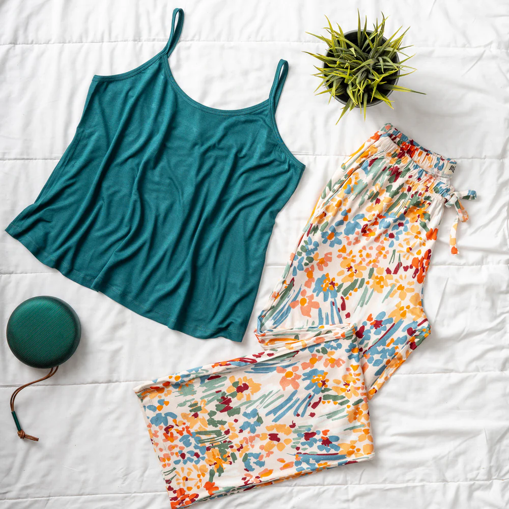 Women summer pajama set Dark green Top+ Floral pants - Image 2