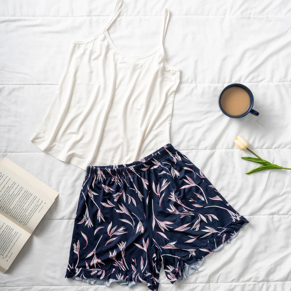 Women summer pajama set Off White top +Cashmere Willows ruffles shorts - Image 2