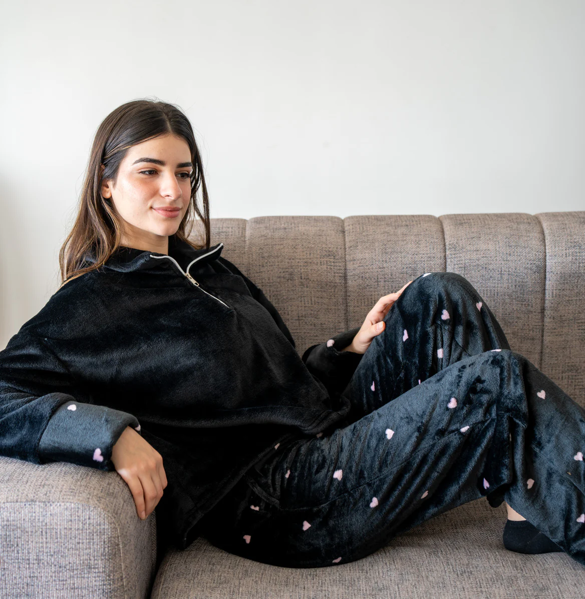 Women Winter Pajama Set Black Sweatshirt + Black Hearts Pants - Image 4