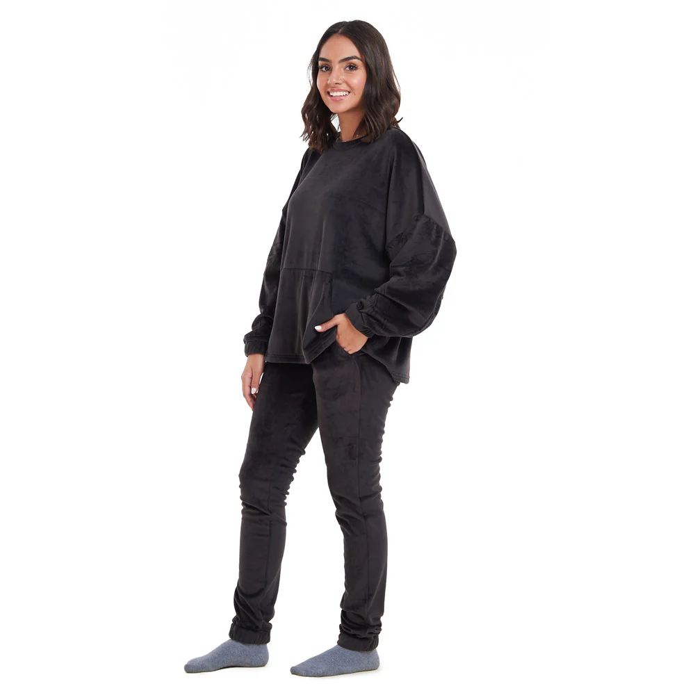 Women Winter Pajama Set Black Sweatshirt + Pants - Image 2