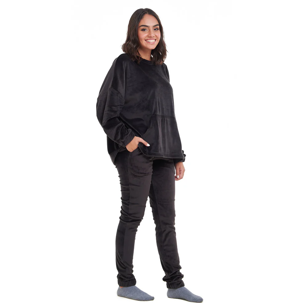 Women Winter Pajama Set Black Sweatshirt + Pants - Image 3