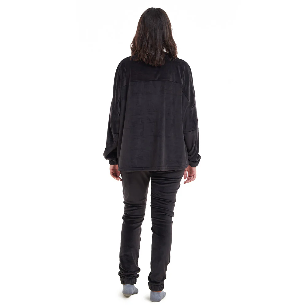 Women Winter Pajama Set Black Sweatshirt + Pants - Image 4